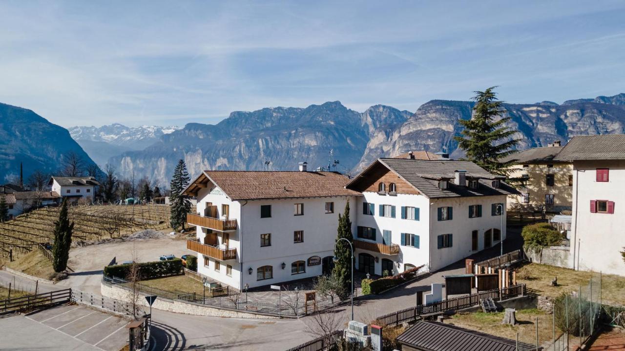 Hotel Gruenwald Salorno Exterior foto